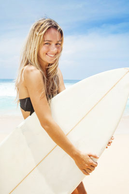 Surfer girl Biarritz Mila Supinskaya Glashchenko